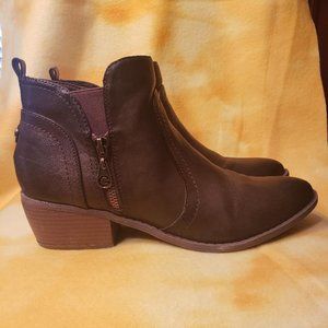 Guess Size 9 1/2 Short Boot